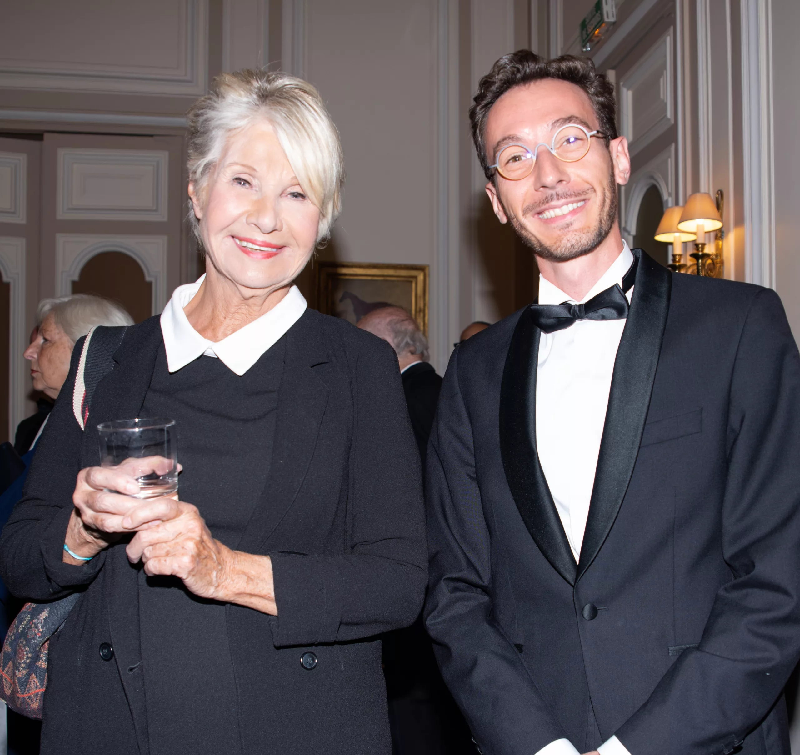 La productrice de télévision Danièle Gilbert – Julien Garcin Secrétaire général adjoint du Cercle Montherlant La productrice de télévision Danièle Gilbert - Julien Garcin Secrétaire général adjoint du Cercle Montherlant