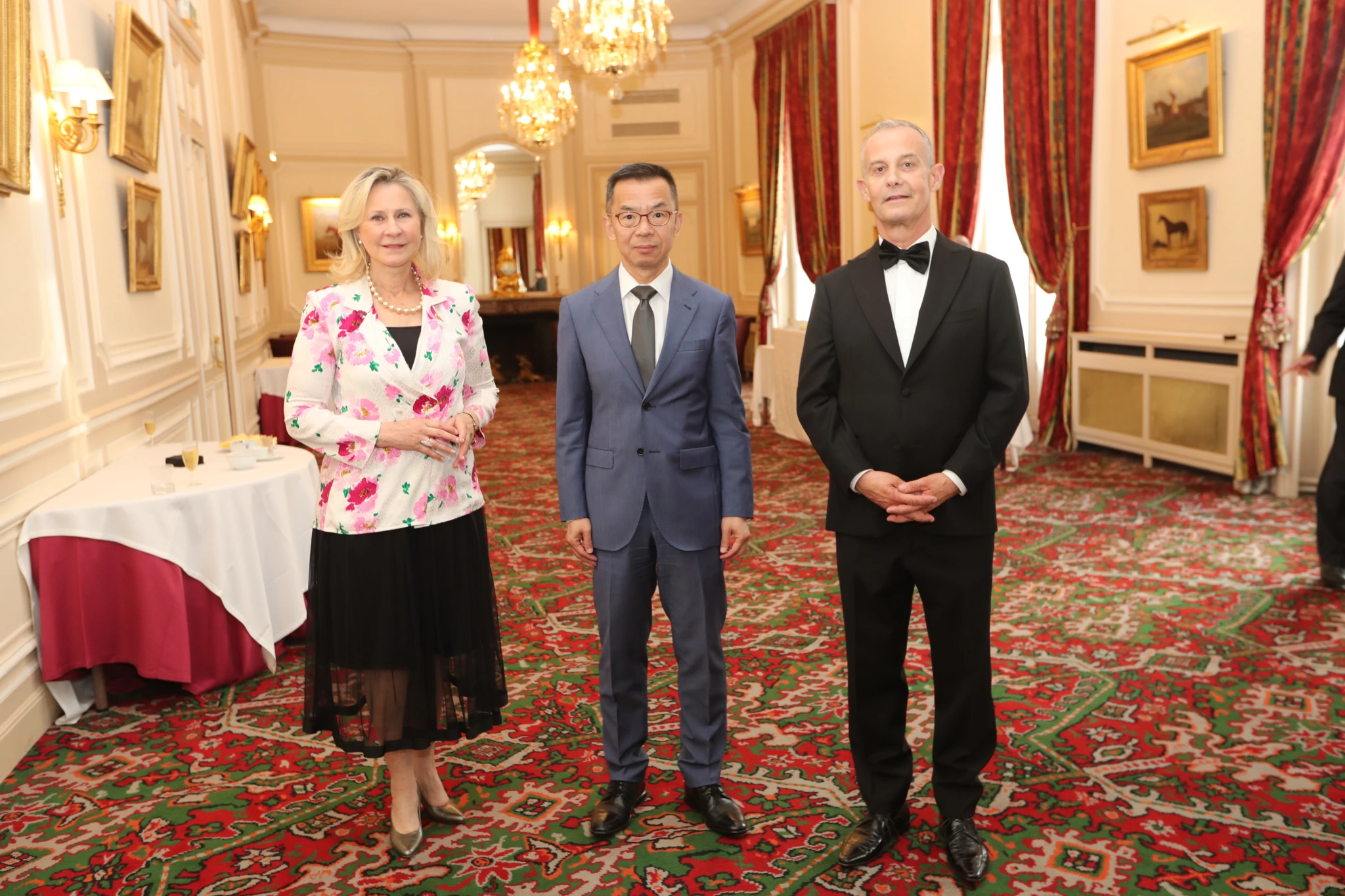 Armelle Ceglec - Son Excellence Lu Shaye, Ambassadeur de Chine en France - Francis Baillet