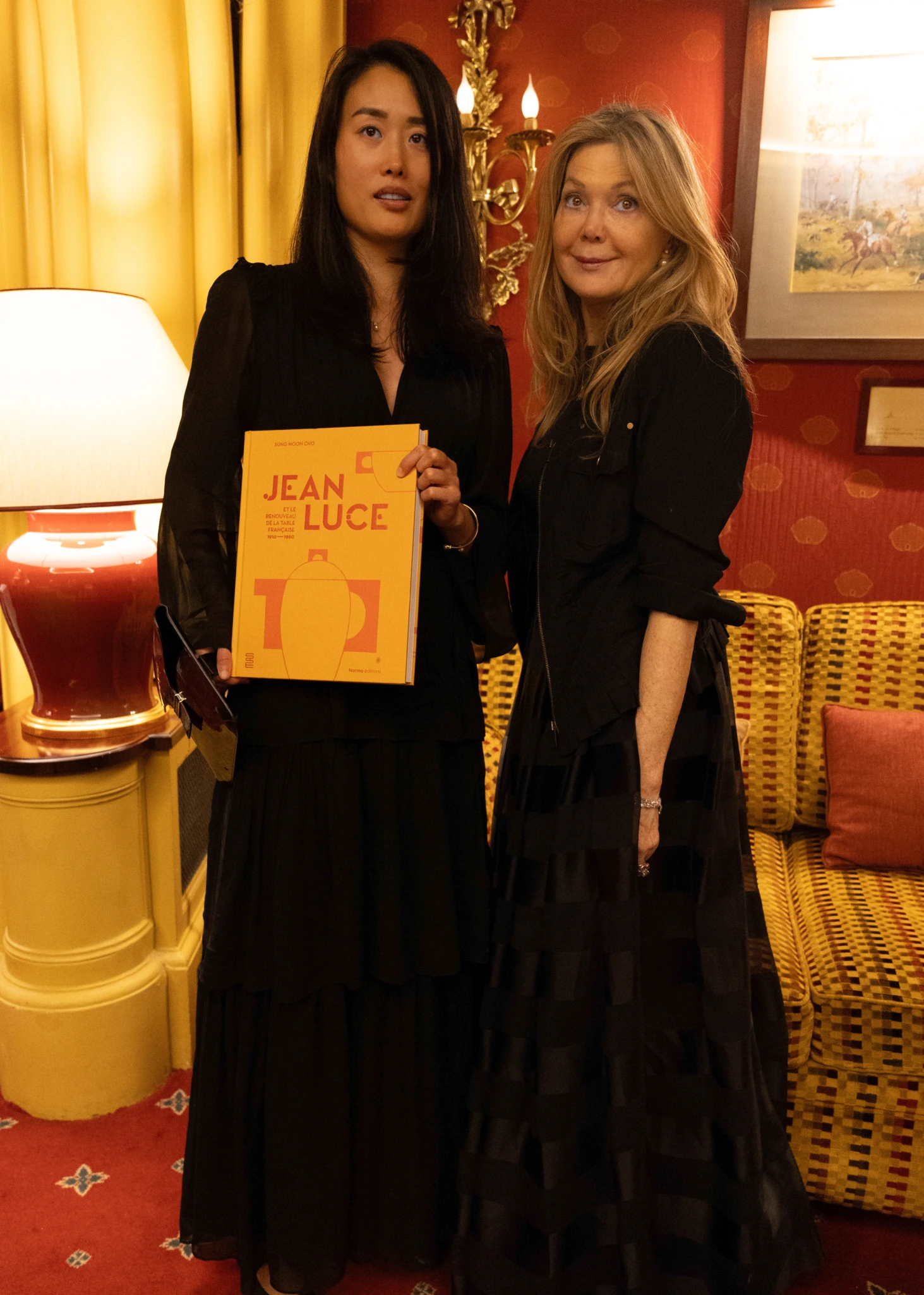 Sung Moon Cho, lauréate du prix et la créatrice de bijoux, Sonia Poniatowski 