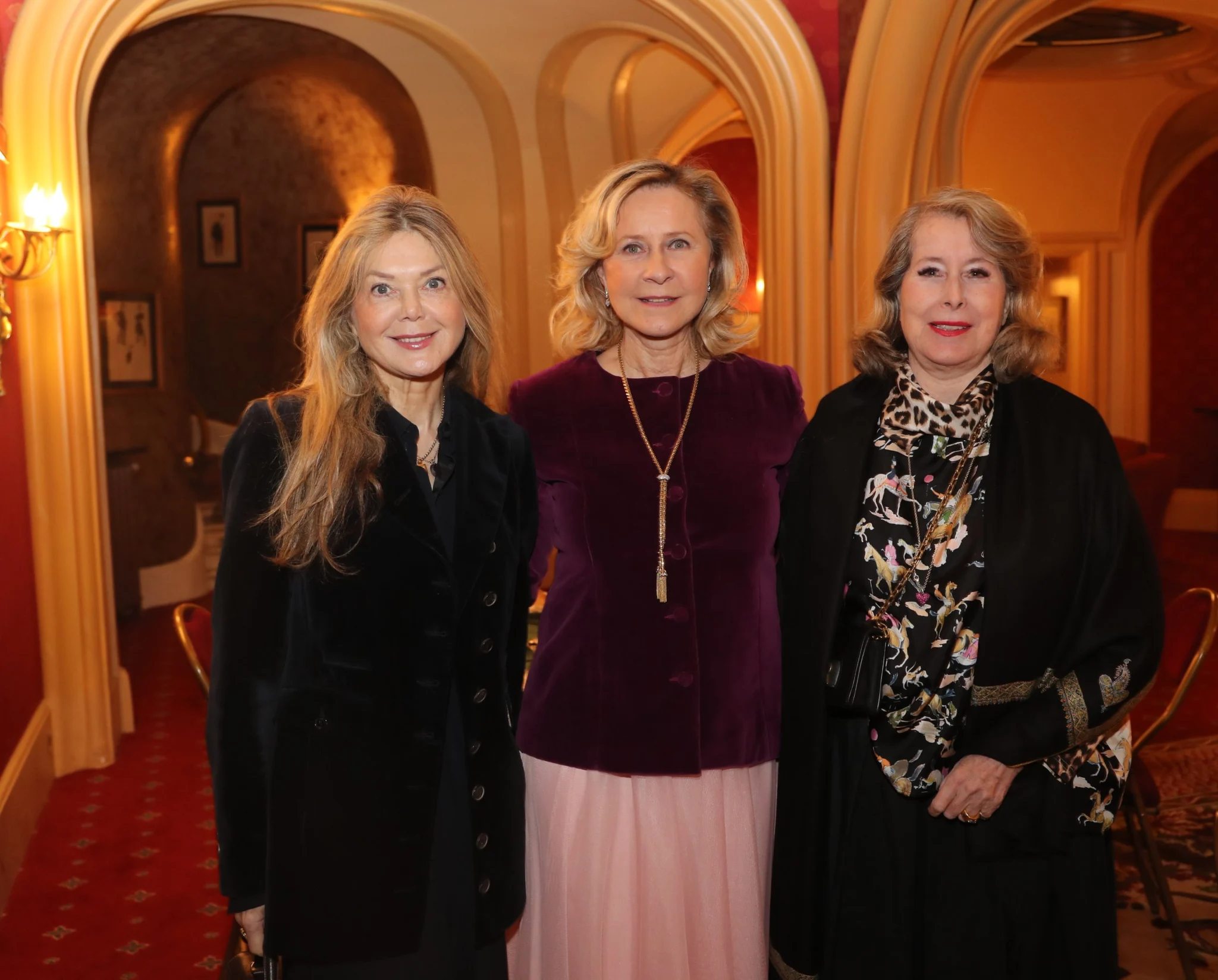 La princesse Sonia PONIATOWSKI – Armelle CEGLEC – La princesse Christiane FOURNIER-LAROQUE de SAINT-CÔME La princesse Sonia PONIATOWSKI - Armelle CEGLEC - La princesse Christiane FOURNIER-LAROQUE de SAINT-CÔME