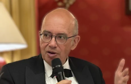 L’ambassadeur de France Pierre LÉVY