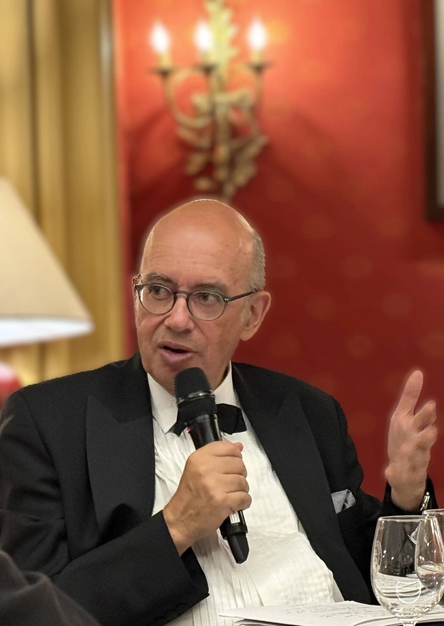 L’ambassadeur de France Pierre LÉVY