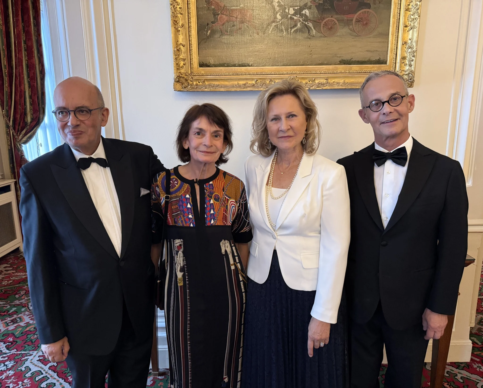 Pierre LÉVY, ambassadeur de France, et son épouse – Francis BAILLET Pierre Lévy, ambassadeur de France, et son épouse - Francis Baillet