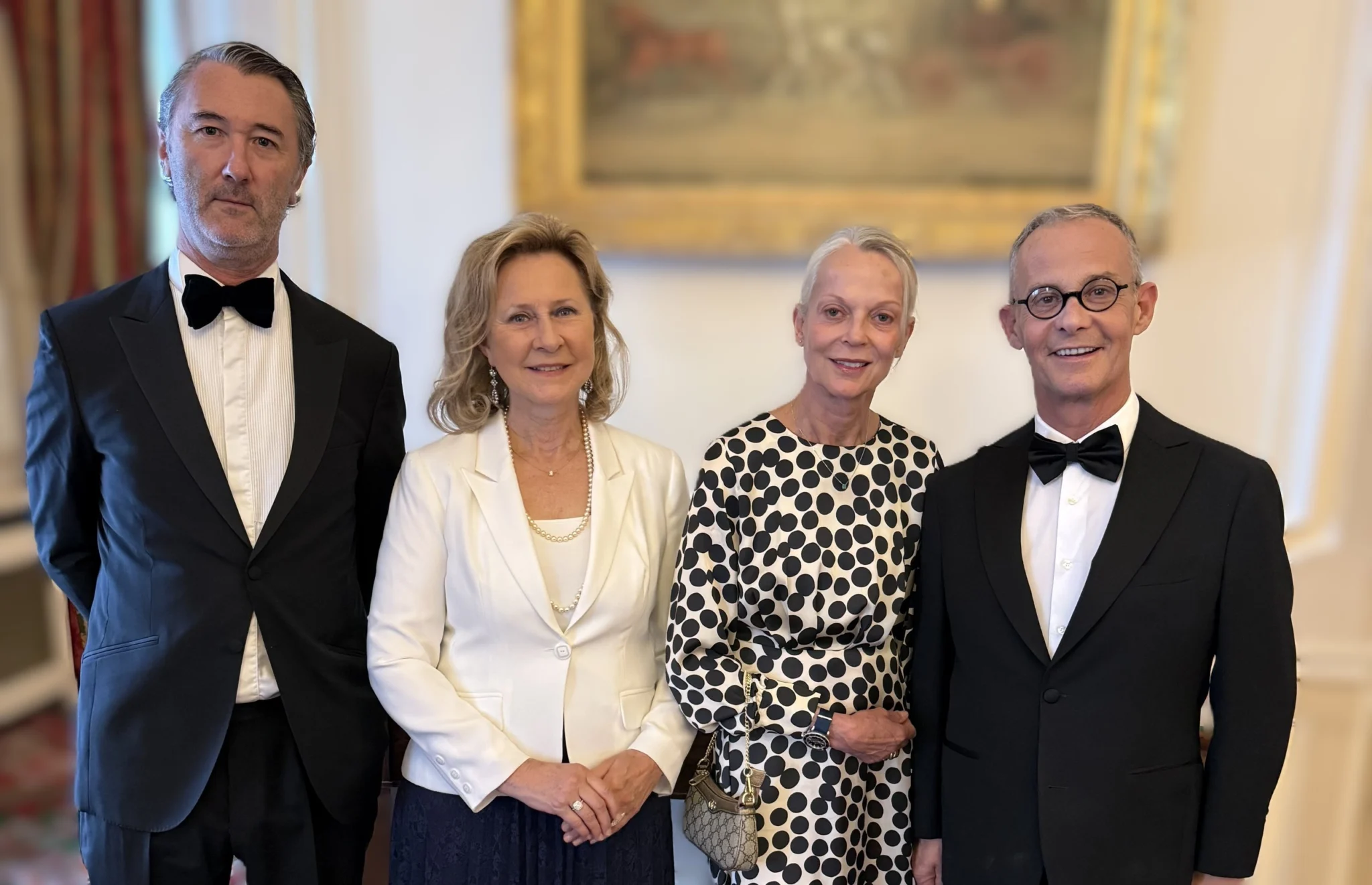 Monsieur Stanislas FOUGERON – Armelle CEGLEC – S.A.R. la Princesse Hélène de Yougoslavie – Francis BAILLET, président du Cercle Montherlant Monsieur Stanislas Fougeron - Armelle Ceglec - S.A.R. la Princesse Hélène de Yougoslavie - Francis Baillet, président du Cercle Montherlant