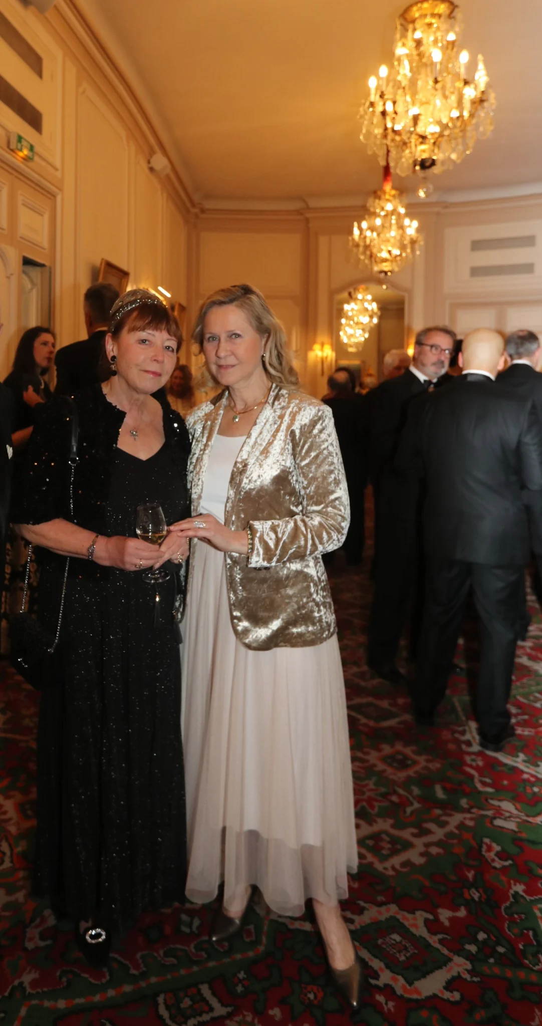 La comtesse Nadège LVOFF et Armelle CEGLEC, déléguée générale du Cercle Montherlant La comtesse Nadège LVOFF et Armelle CEGLEC, déléguée générale du Cercle Montherlant
