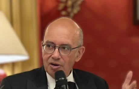 L’ambassadeur de France Pierre LÉVY